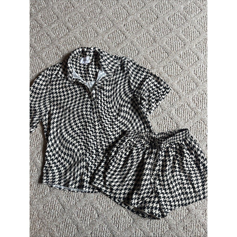 Seven Wonders Two Piece Set Womens XS Geometric Lined Shorts / Button Shirt